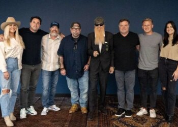 Billy F Gibbons of ZZ Top Signs with Spirit Music Group