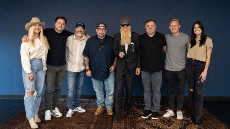 Billy F Gibbons of ZZ Top Signs with Spirit Music Group