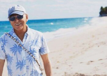 Jimmy Buffett Keeps the Party Going with Two New Singles
